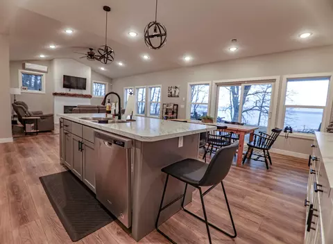 Kitchen - 44419 Nitche Lake Rd, Perham, MN 56573 photo 5 of 9