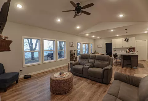 Living - 44419 Nitche Lake Rd, Perham, MN 56573 photo 4 of 7