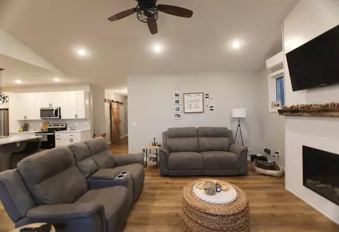 Living - 44419 Nitche Lake Rd, Perham, MN 56573 photo 5 of 7