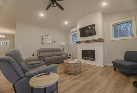 Living - 44419 Nitche Lake Rd, Perham, MN 56573 photo 2 of 7