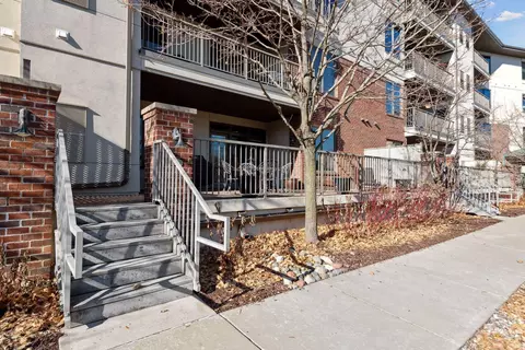 5225 Grandview Sq #109, Edina, MN 55436