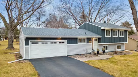 10842 Hyland Ter, Eden Prairie, MN 55344