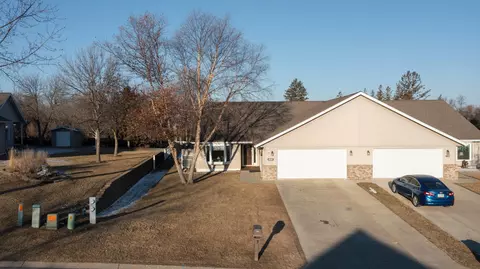 1815 Bridgeview Blvd, Detroit Lakes, MN 56501