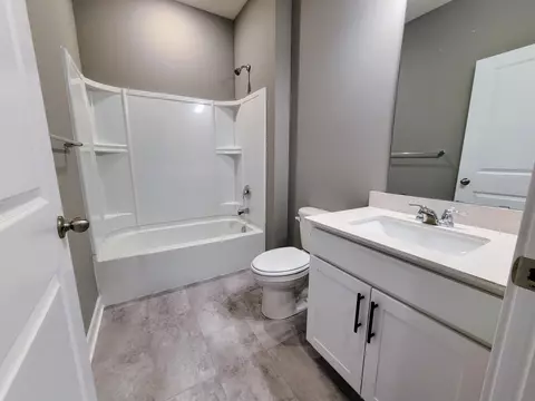 Bath - 13111 Bauer Dr N, Champlin, MN 55316 photo 6 of 6