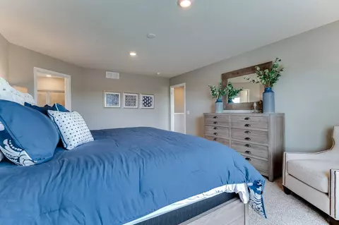 Bedroom - 13131 Bauer Dr N, Champlin, MN 55316 photo 4 of 10