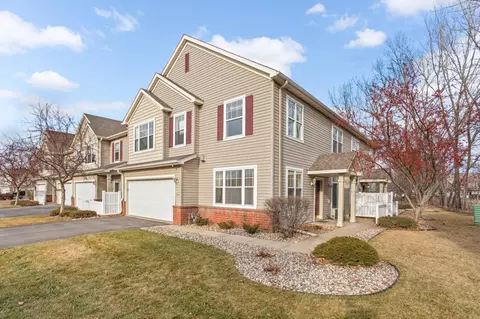 5010 Holly Ln N #8, Plymouth, MN 55446