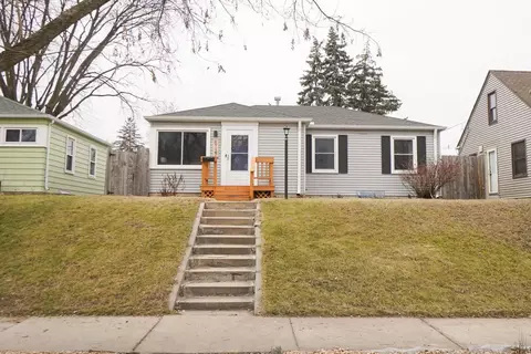 5137 Washburn Ave N, Minneapolis, MN 55430