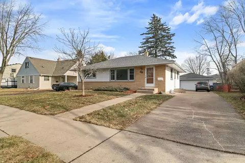 32 Kipling St, Saint Paul, MN 55119