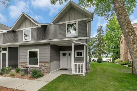 250 Three Havens Dr NE #4, Alexandria, MN 56308