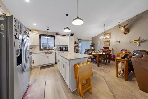 Kitchen - 2011 Pratt Cir, Saint Peter, MN 56082 photo 1 of 5