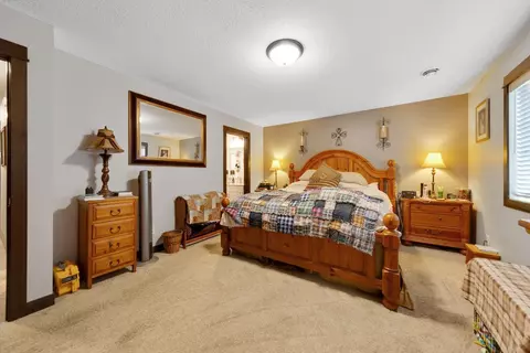 Bedroom - 2011 Pratt Cir, Saint Peter, MN 56082 photo 4 of 5