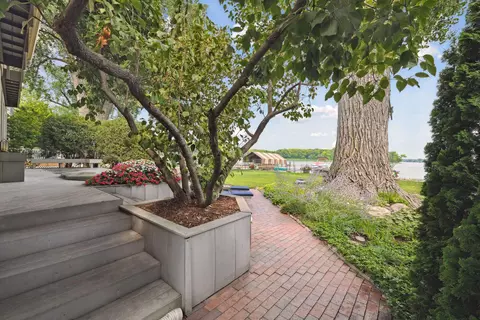 Exterior - 75 W Point Ave, Tonka Bay, MN 55331 photo 7 of 14