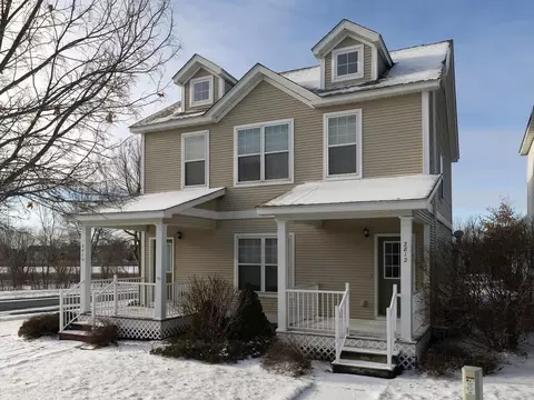 2812 Faulkner Dr, Chaska, MN 55318