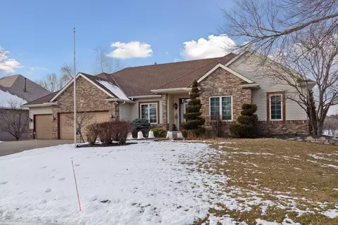 2427 Lone Eagle Trl, Woodbury, MN 55129