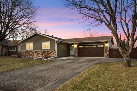 5588 W 135th St, Savage, MN 55378