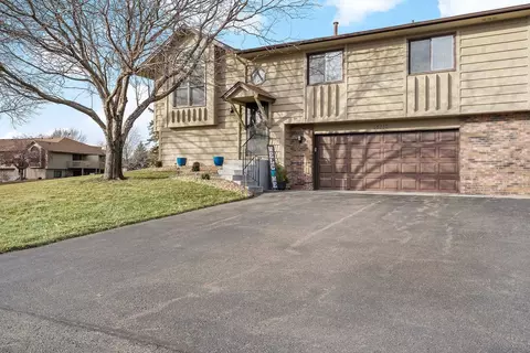 15110 38th Ave N, Plymouth, MN 55446