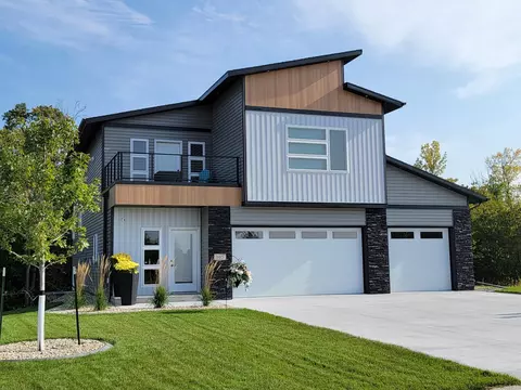 105 Altavista Dr, Detroit Lakes, MN 56501