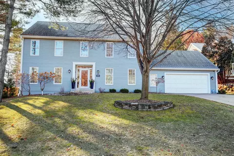 636 Evergreen Cir, Shoreview, MN 55126