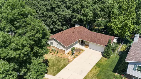 1019 High Meadow Ln SW, Rochester, MN 55902