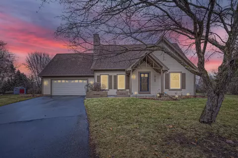 18188 Ullmann Cir, Eden Prairie, MN 55346