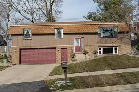 939 19th St NE, Rochester, MN 55906