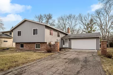 11145 Lanewood Cir, Eden Prairie, MN 55344