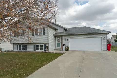 504 11th Ave NE, Stewartville, MN 55976