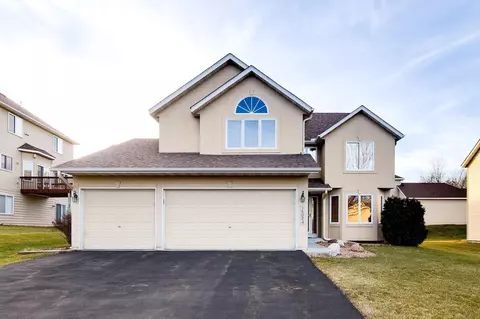 16024 Kennard Ct, Lakeville, MN 55044