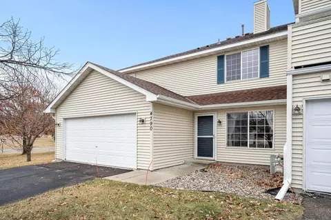4790 Grenwich Trl N, Oakdale, MN 55128