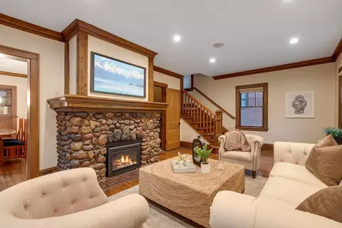 3723 E Minnehaha Pkwy, Minneapolis, MN 55417