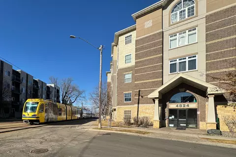 4824 E 53rd St #323, Minneapolis, MN 55417