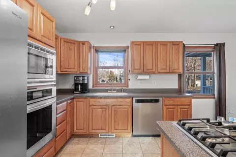Kitchen - 5033 Three Points Blvd, Mound, MN 55364 photo 3 of 5