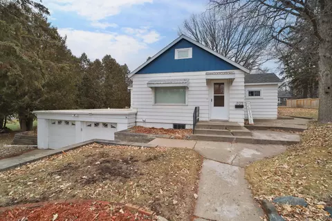 305 W Main St, Crosby, MN 56441