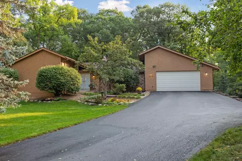 2810 Revere Cir N, Plymouth, MN 55441