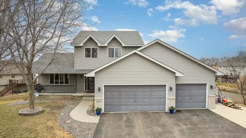 1301 Drake Cv, Mayer, MN 55360