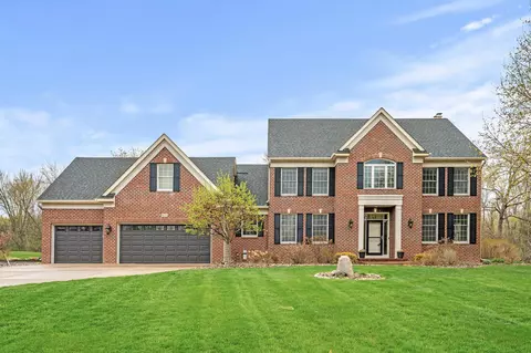 8030 Demontreville Trail Circle Ct, Lake Elmo, MN 55042