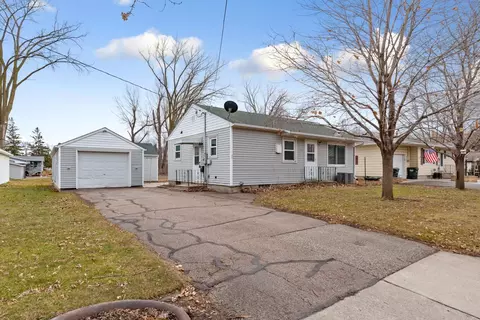315 Paquin St W, Waterville, MN 56096