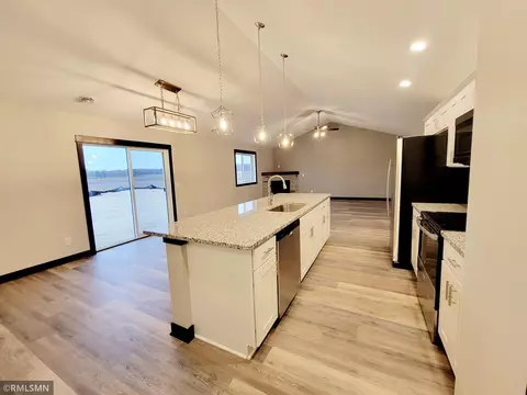 2115 Nelson St, Saint Peter, MN 56082 photo 4
