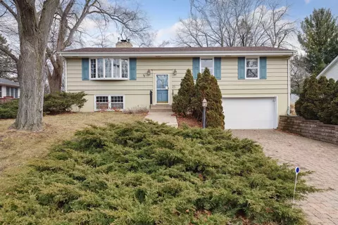 1906 Tatum St, Falcon Heights, MN 55113