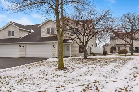 330 Lake Dr, Winsted, MN 55395