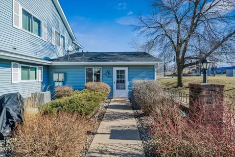 1500 Helmo Ave N, Oakdale, MN 55128