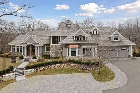 1250 Lyman Ave, Wayzata, MN 55391
