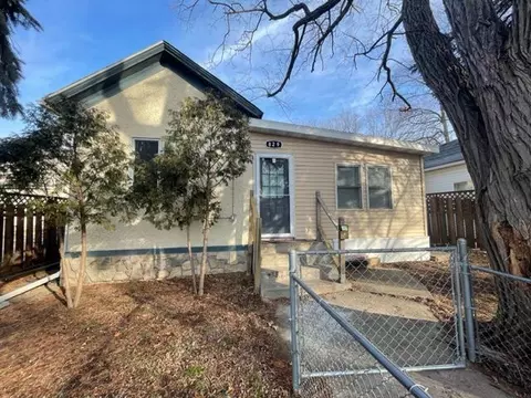 829 Lawson Ave E, Saint Paul, MN 55106