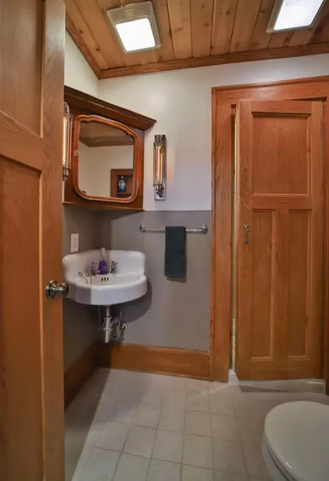 Bath - 519 Bluff Ave, Brainerd, MN 56401 photo 1 of 5