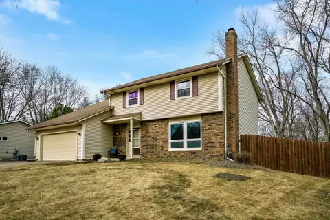 5695 138th Street Ct, Apple Valley, MN 55124