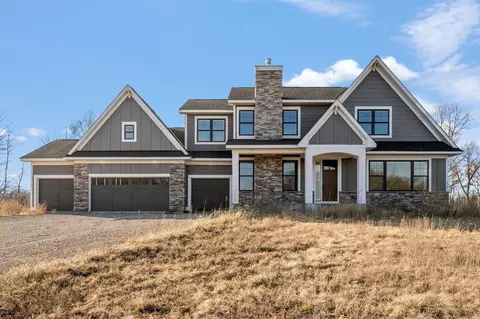 21412 Crescent Curv, Lakeville, MN 55044
