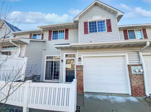 3790 Vermilion Ct S #211, Eagan, MN 55122