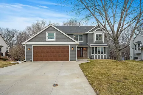 8153 Marsh Dr, Chanhassen, MN 55317