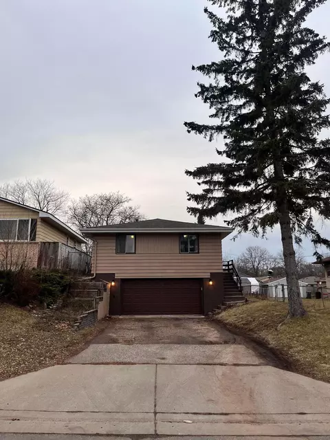 1648 Pacific St, Saint Paul, MN 55106