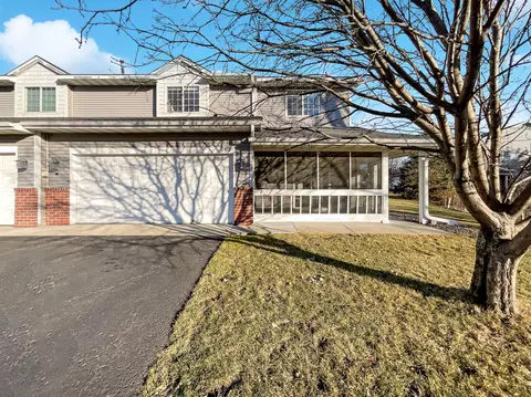662 Oak Ln, Lino Lakes, MN 55014